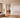Modern interieur met infraroodpanelen aan de wand en het plafond