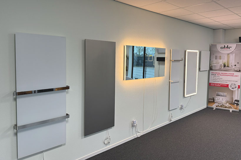Infrarood panelen 1 Diverse infrarood panelen in de showroom